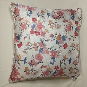 🏠 Stratford Home Shimmer Spring Throw Pillow